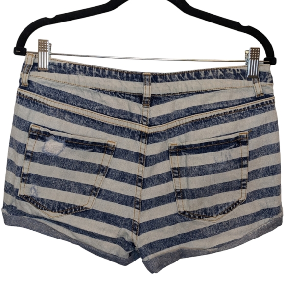 Forever 21 American Flag Distressed Denim Shorts Size 30 🇺🇸💙 - Picture 3 of 8